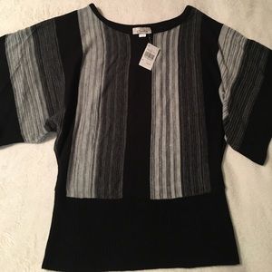 Black and gray banded bottom, Dolman style top