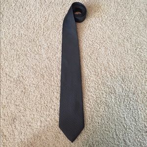 CALVIN KLEIN STRIPED BLACK TIE