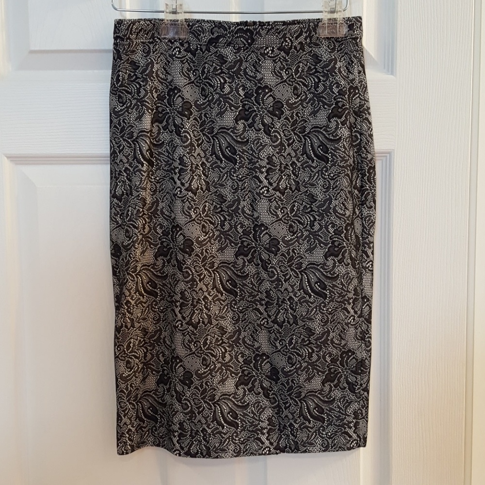 Lace pencil skirt