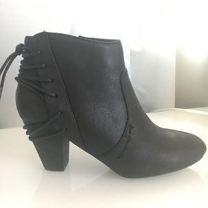 NWT, Black block heel boots size 7