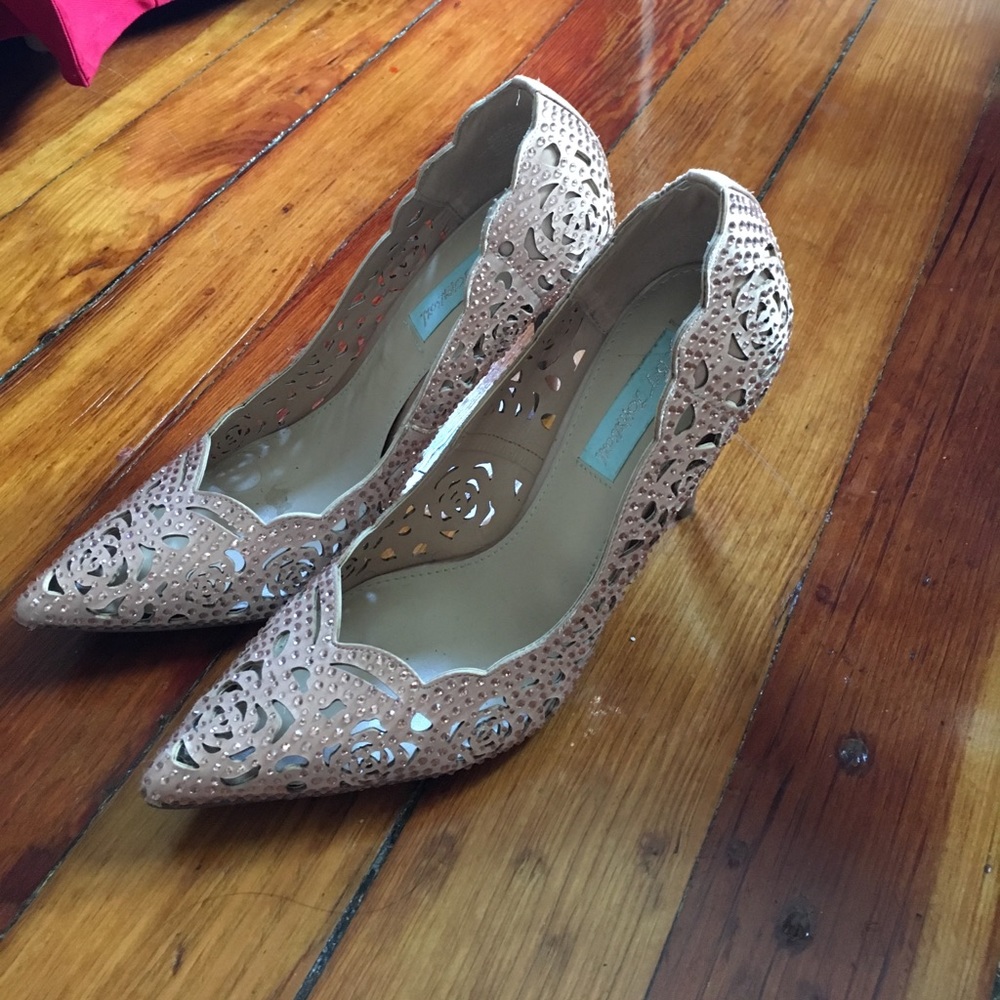 Betsy Johnson Rose Gold Glitter Cutout Heels