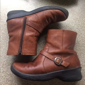 Women's keen leather ankle boots. Size 7.5