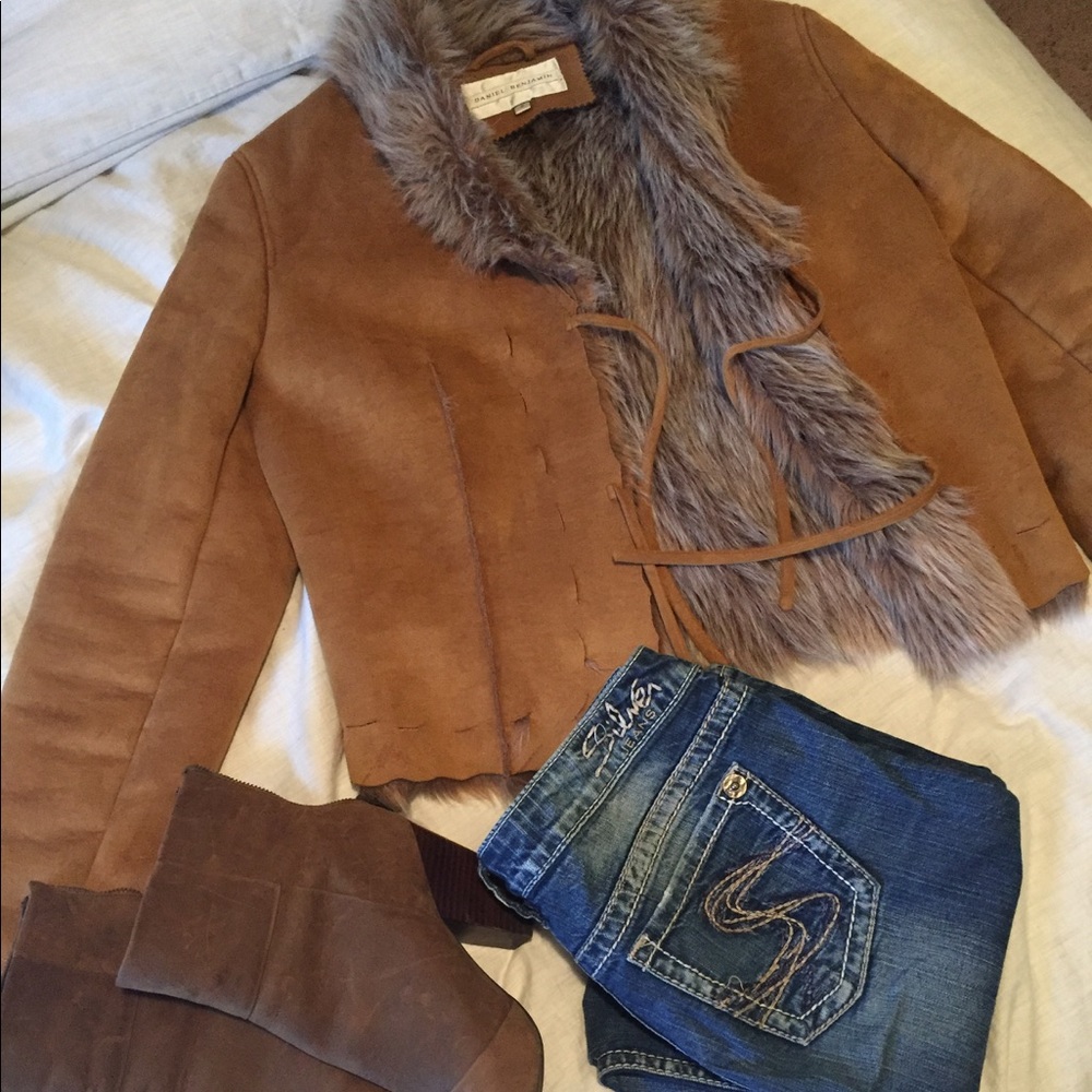MAKE AN OFFER!! DANIEL BENJAMIN faux fur coat