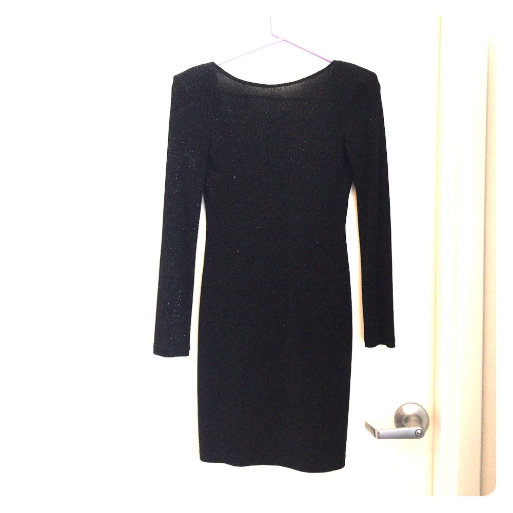Black long-sleeve shimmery backless dress
