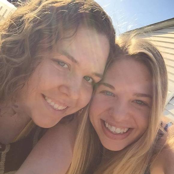 Meet your Posher, Jessica - Picture 1 of 1