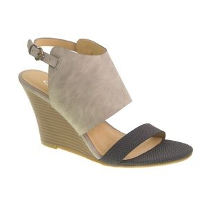 Chinese Laundry Two-Toned Wedge Sandals - SIZE 8