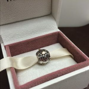 🌟Pandora Flower Power Bead w/ Gold-set Diamonds🌟 Charm 790399D 🌟