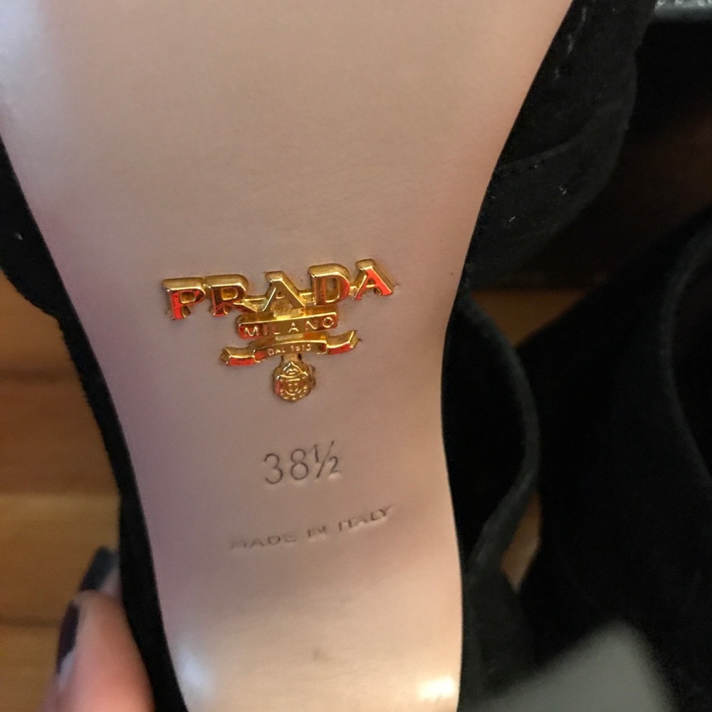 ❤️EUC BLACK SUEDE PRADA HEELS!!! ❤️ - Picture 3 of 4