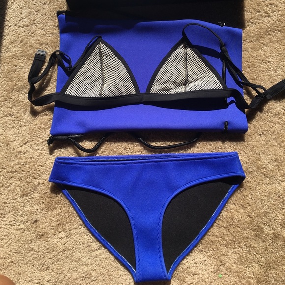 Set of 2 Triangl Neoprene Bikini's with Box & Bag! - Picture 2 of 7