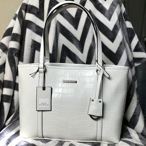 🔥🔥1 hour SALE🎉 NWT✨ Dana Buchman Purse