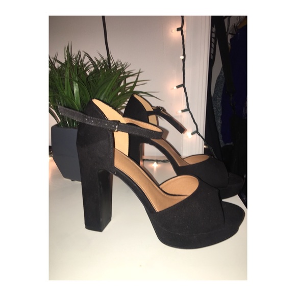 🍂🍂CHUNKY HEEL SUEDE PUMPS!!! - Picture 2 of 4