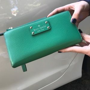 Kate Spade Wellesley Wristlet