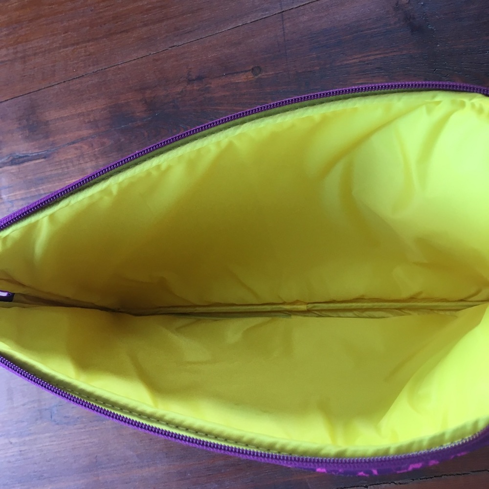 Computer Case - Picture 3 of 3