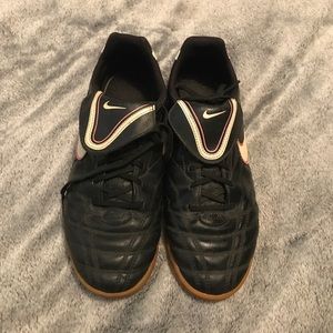 Indoor nike soccer shoes