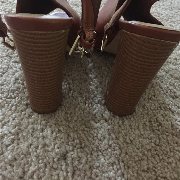 Chestnut color heels - Picture 3 of 3