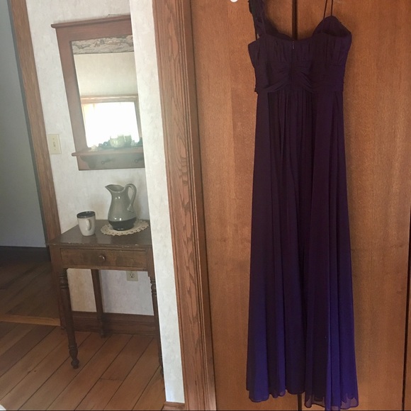 Formal gown - Picture 2 of 5