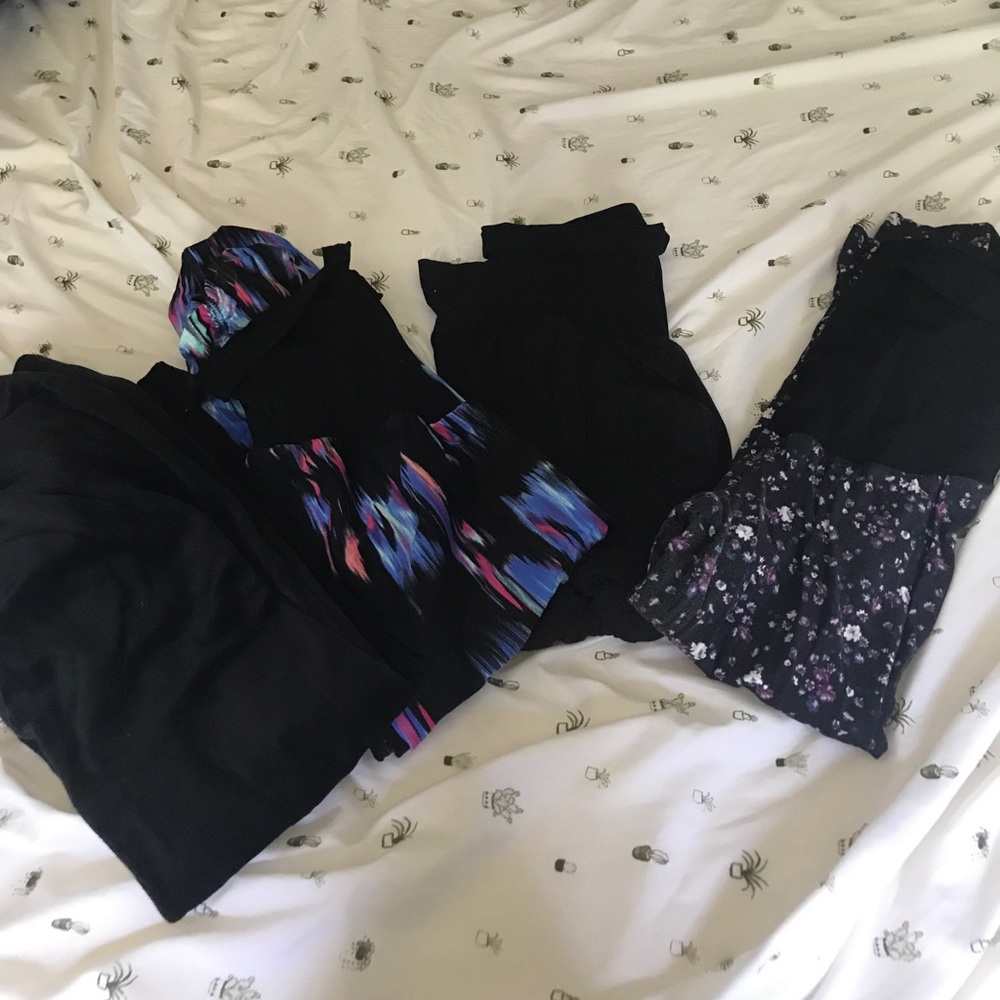Maternity activewear bottoms bundle