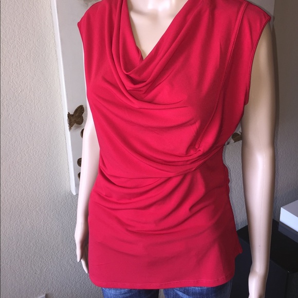 ✨Red T Tahari blouse ✨ - Picture 2 of 8