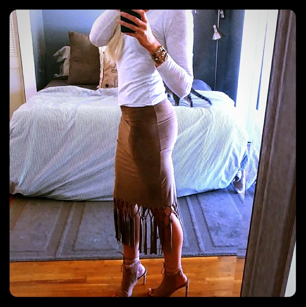 Camel fringe skirt