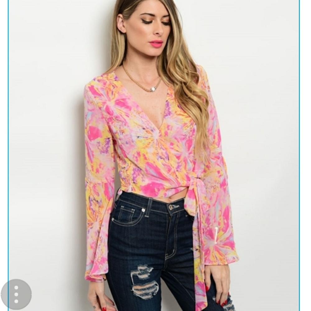 π Host Pick π Gorgeous Wrap Top - Picture 1 of 8