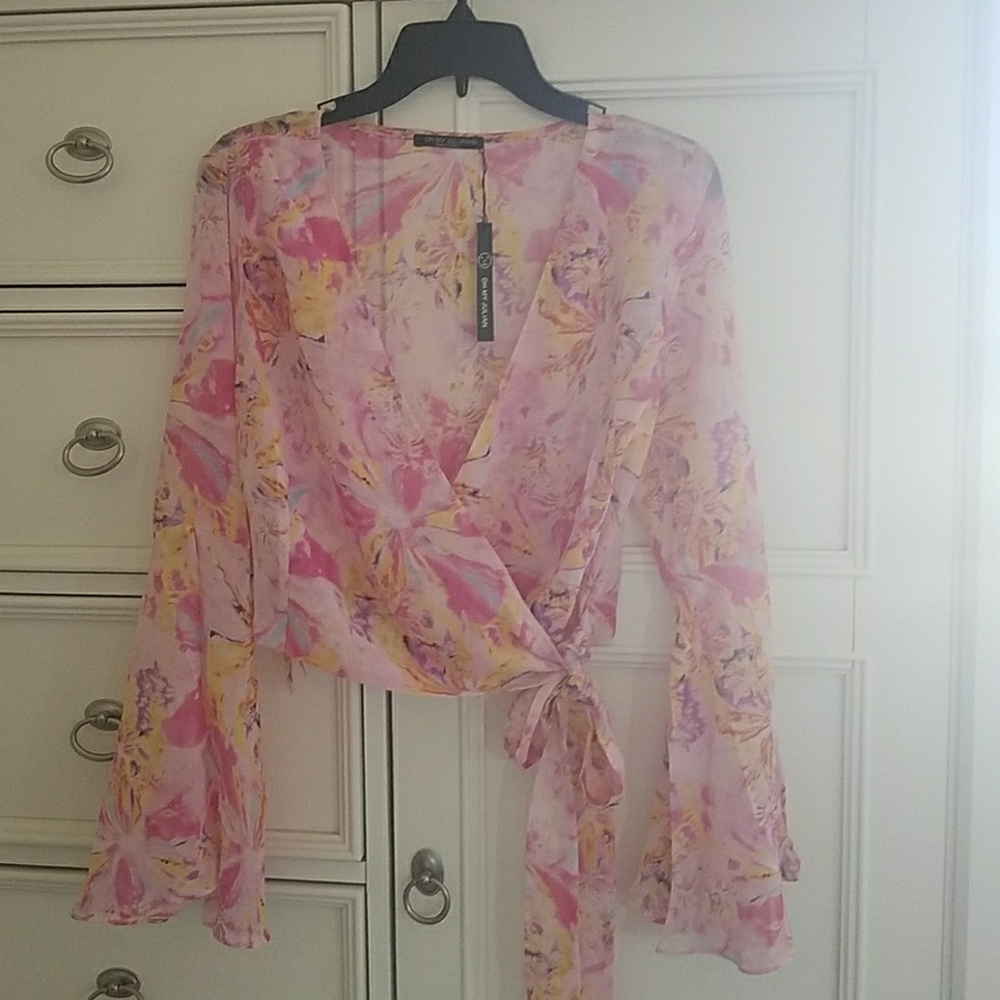 π Host Pick π Gorgeous Wrap Top - Picture 3 of 8