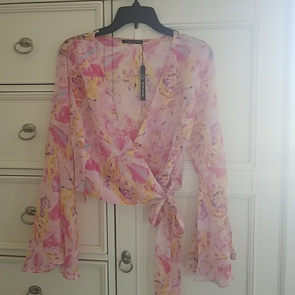 π Host Pick π Gorgeous Wrap Top - Picture 3 of 8