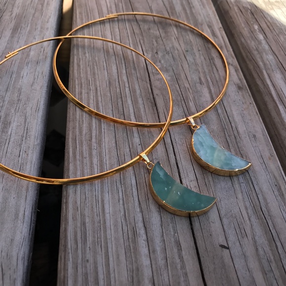 Half moon Pendant chokers - Picture 3 of 3