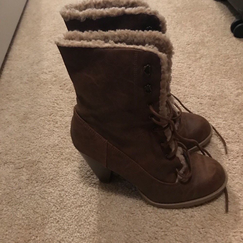 American Eagle Boots Size 9