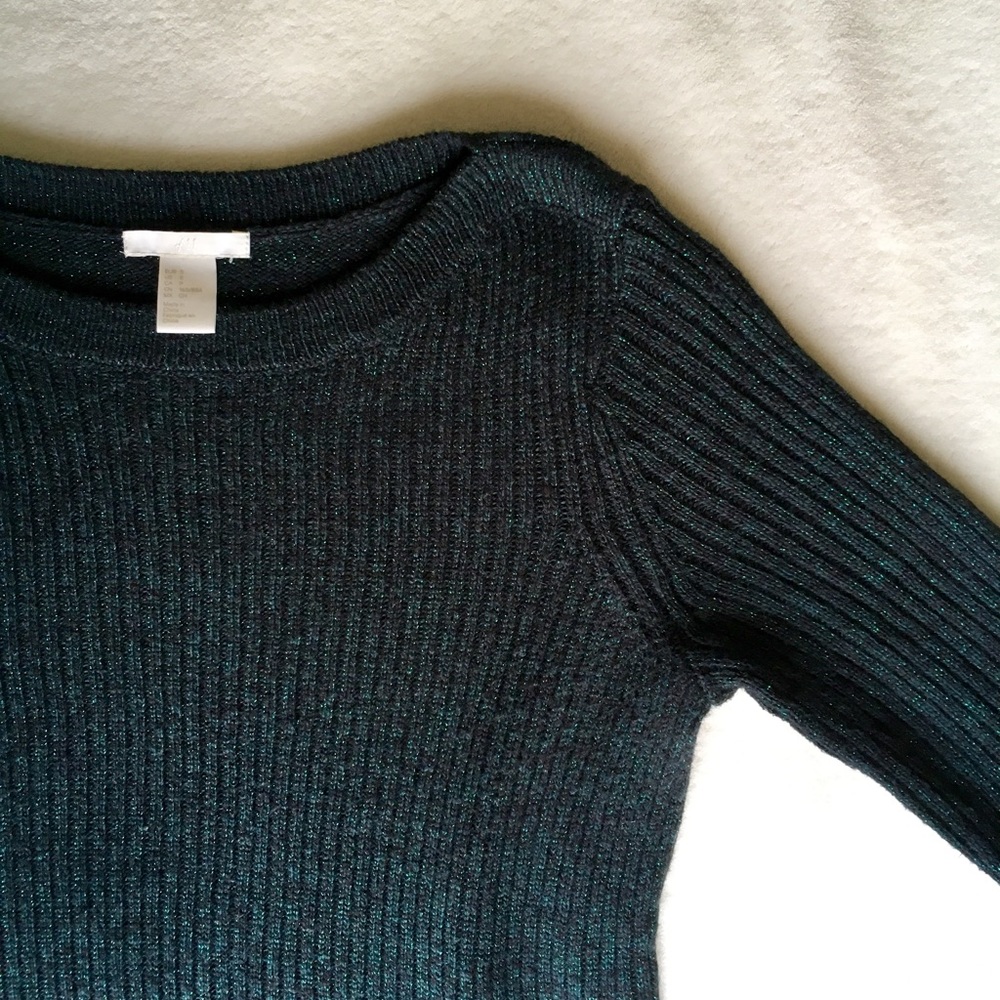 1 HR DS!!  H&M Sparkly Sweater