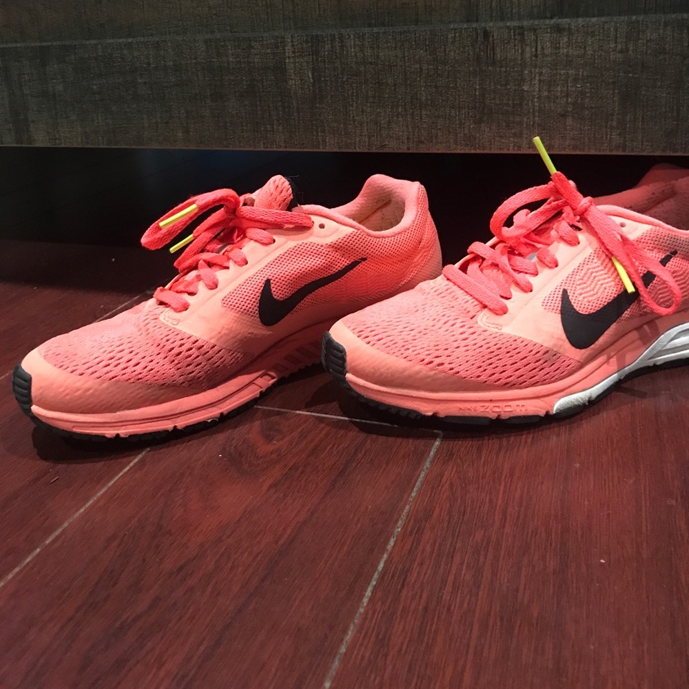 Nike zoom fly shoes.