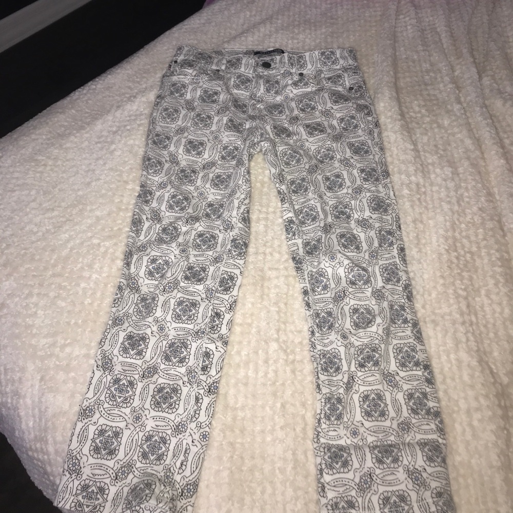 Patterned stretchy jeans