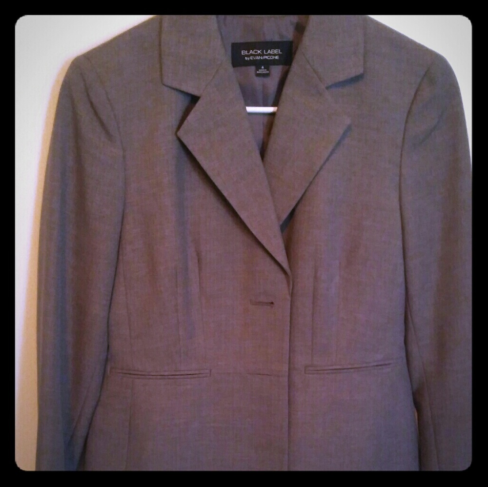 Gray blazer never worn.tags still on