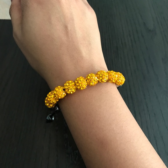 💁🏽♀️ Gold Unisex Shamballa Bracelet - Picture 2 of 4