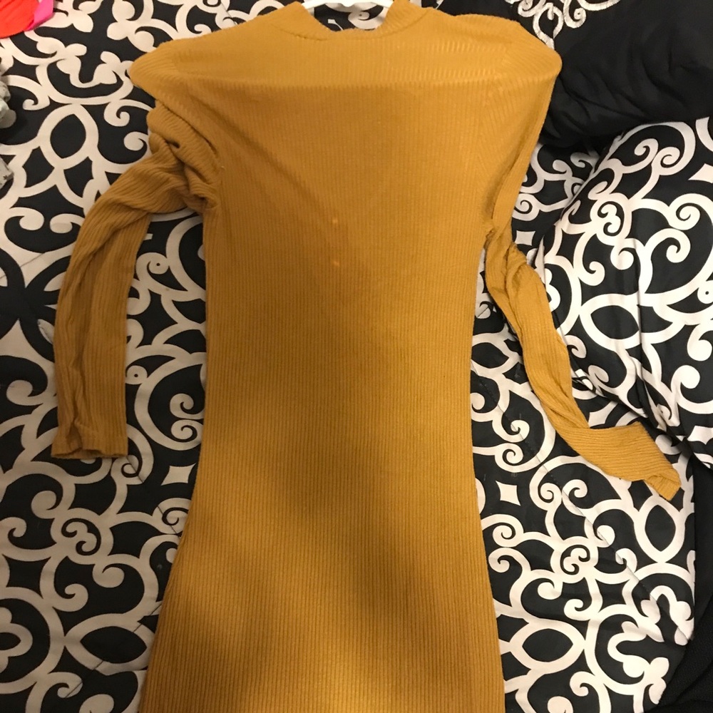 Dress - Picture 5 of 5