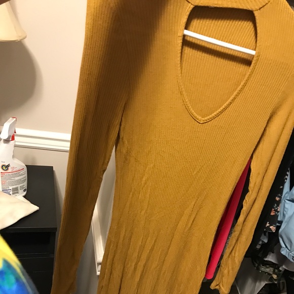 Dress - Picture 2 of 5