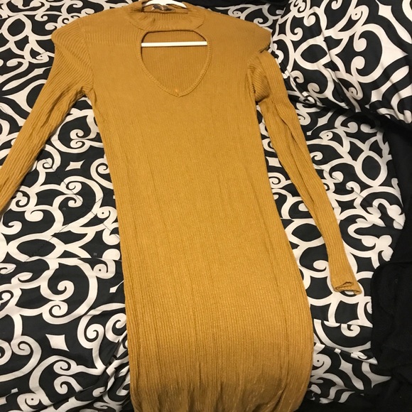 Dress - Picture 4 of 5