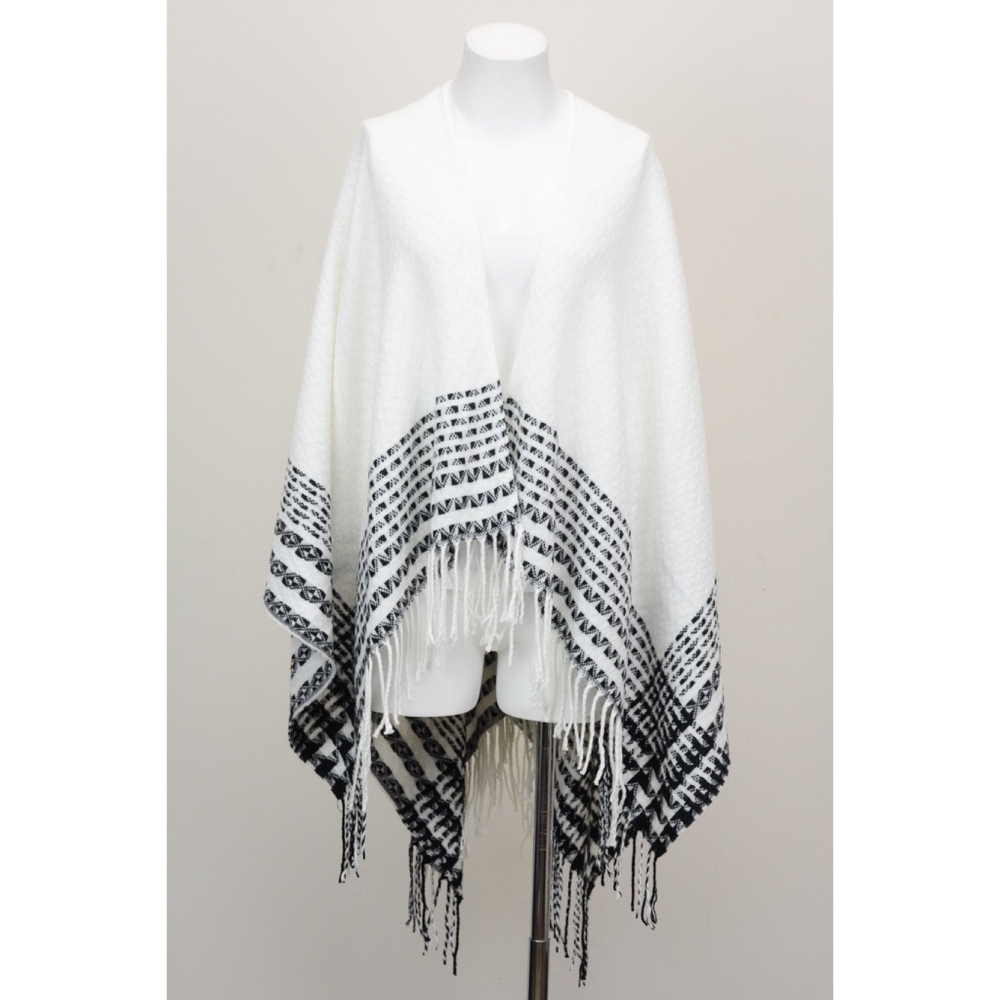 HP Knit Winter White Boho Layering Shawl Poncho - Picture 5 of 5