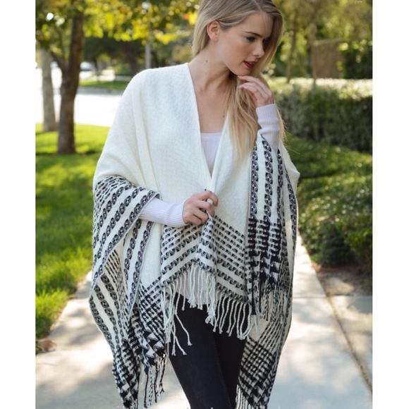 Black Fox Charm Sweaters - HP Knit Winter White Boho Layering Shawl Poncho