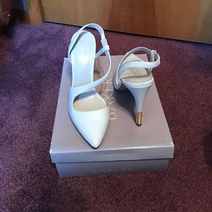 Aldo crossover pointed toe heels 8.5