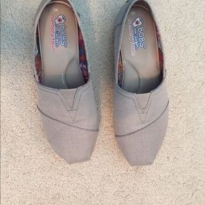 Bob's by Skechers memory foam canvas shoes