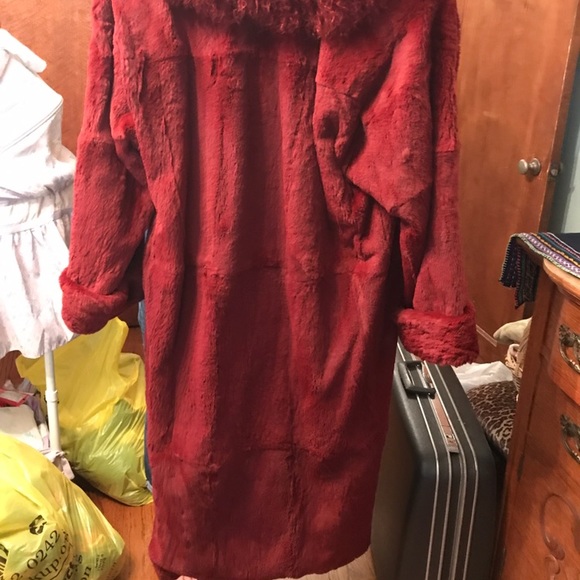 Carole Little red fur coat - Picture 4 of 4