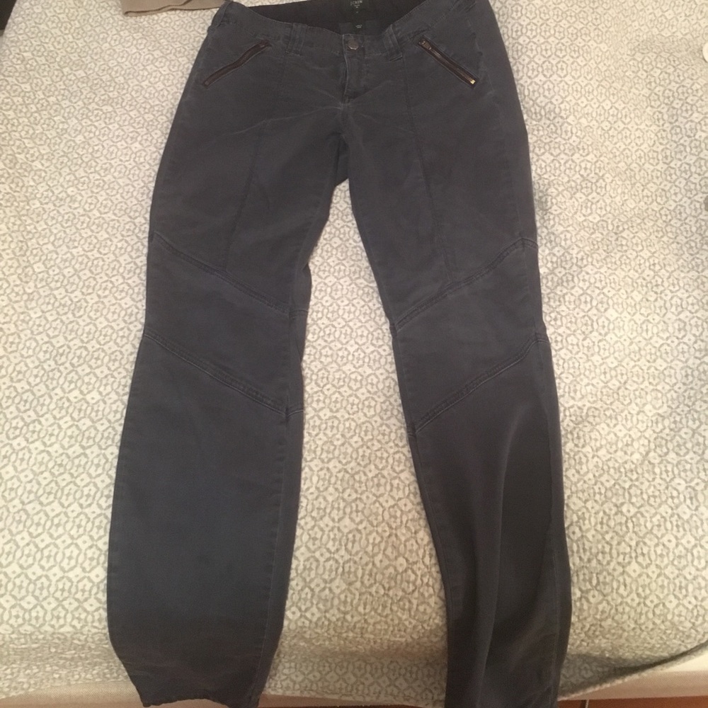 Jcrew navy pants size 4 with zip pockets.