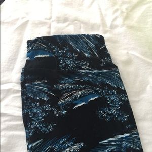 NEW OS LuLaRoe black with blue waves