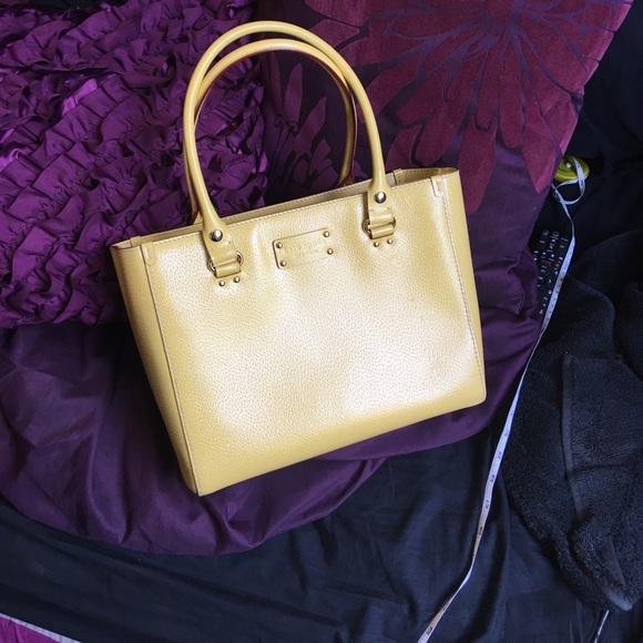 🎉HP SIMPLY CHIC 🎉Bright beautiful Kate spade bag - Picture 5 of 8