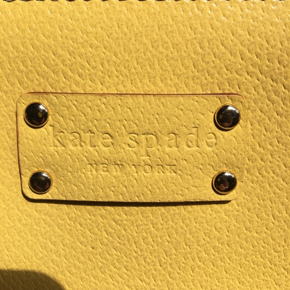 🎉HP SIMPLY CHIC 🎉Bright beautiful Kate spade bag - Picture 7 of 8