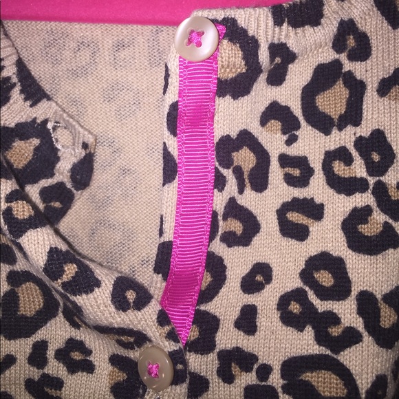 Cheetah print cardigan with pink grosgrain ribbon - Picture 4 of 4