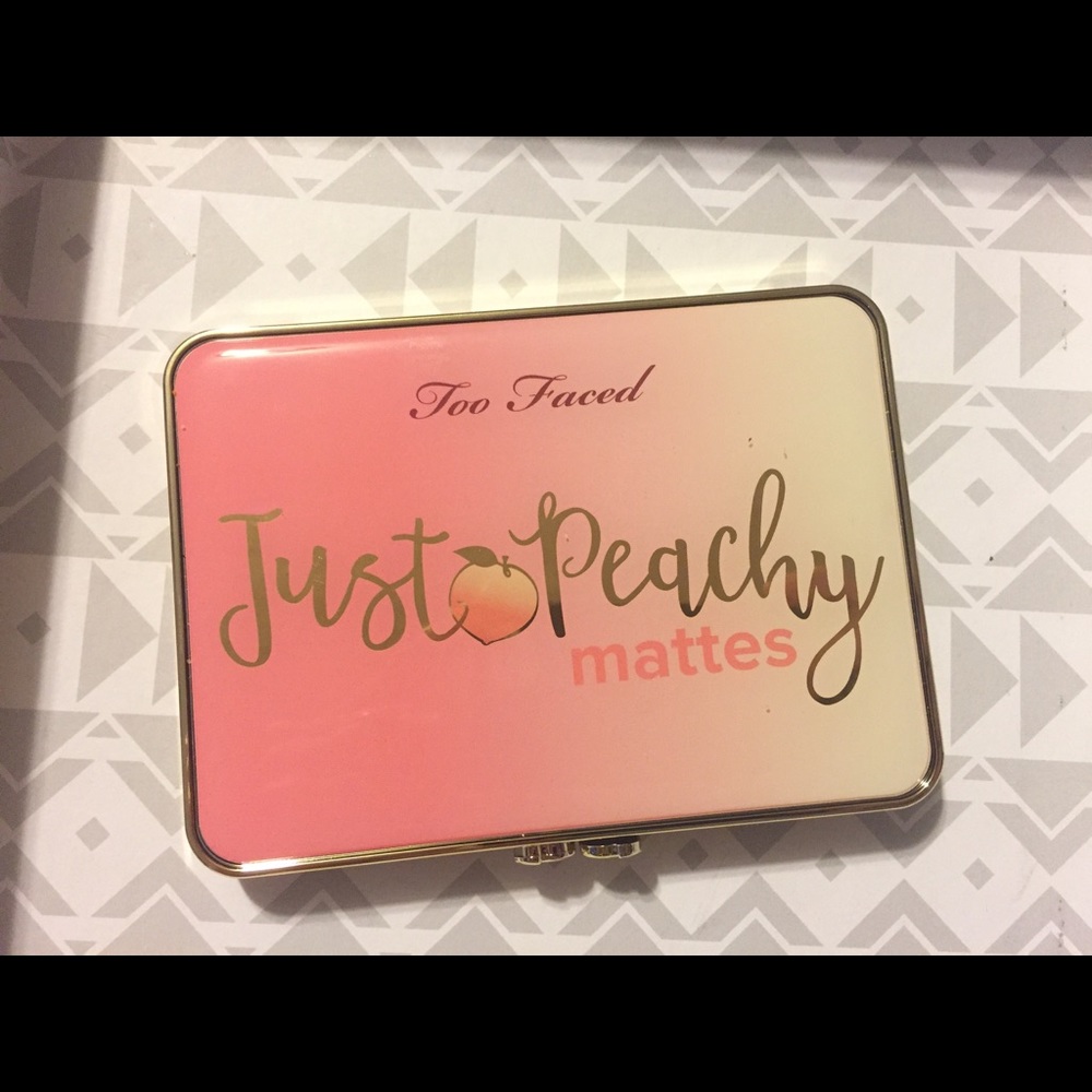 Too Faced Just Peachy palette