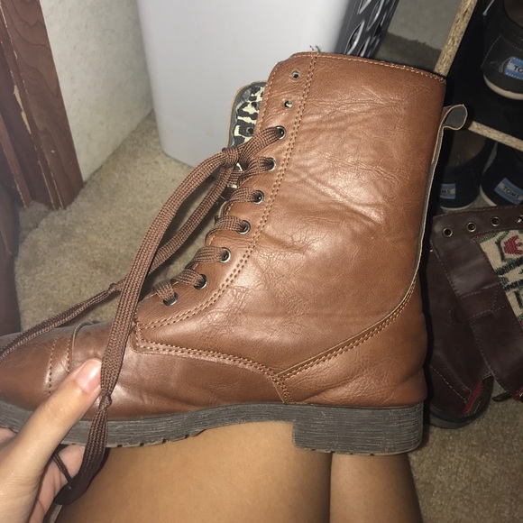 Boots - Picture 3 of 4