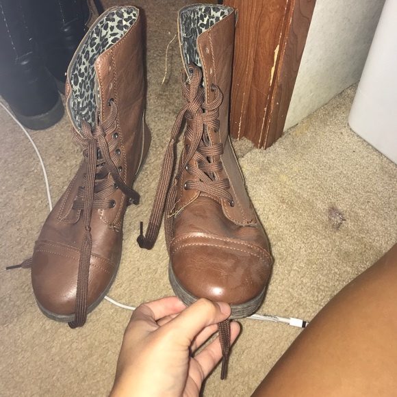 Boots - Picture 4 of 4