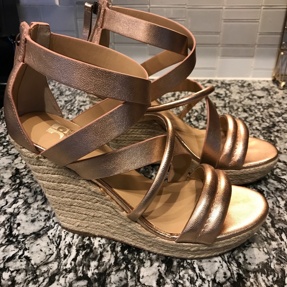 Rose gold Joe's wedges